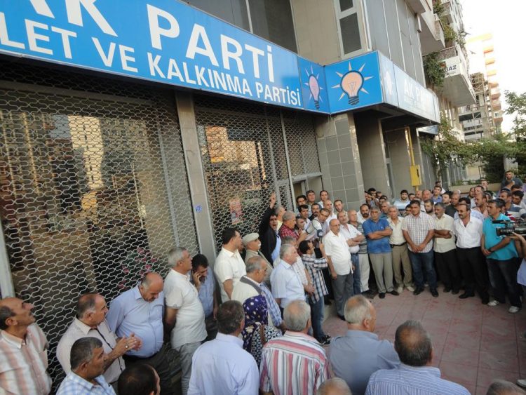 Diyarbakır 2 No’lu Şube – AKP İl Başkanlığı Önünde Kitlesel Basın Açıklaması