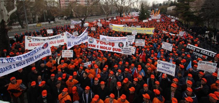 Genel Başkanımız Ramazan AĞAR’ın Karayolları Genel Müdürlüğü Önünde Yaptığı Basın Toplantısı Konuşma Metni