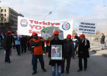 YATAĞAN İŞÇİLERİ YALNIZ DEĞİLDİR !..