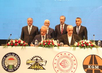 Sendikamız ile T.C. Ulaştırma ve Altyapı Bakanlığı Merkez ve Taşra Teşkilatı ile Karayolları Genel Müdürlüğü adına TÜHİS arasında işletme düzeyinde imzalanan 20. dönem toplu iş sözleşmesi imzalandı.
