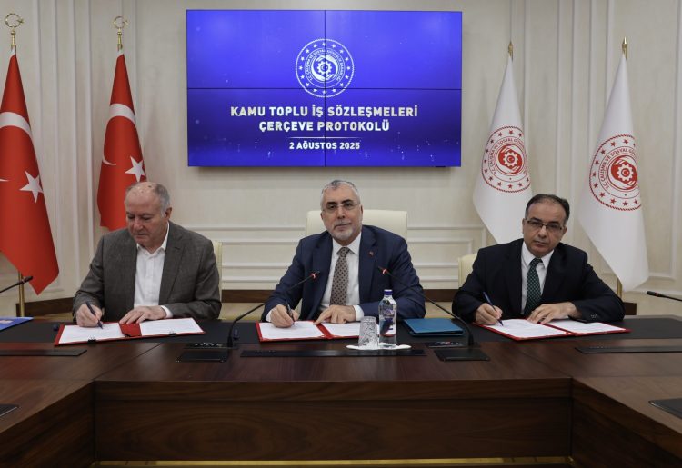 KAMU KESİMİ TOPLU İŞ SÖZLEŞMELERİ ÇERÇEVE ANLAŞMA PROTOKOLÜ İMZALANDI